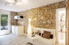 GregBnb - Studio CLIMATISÉ - Terrasse & parking privé
